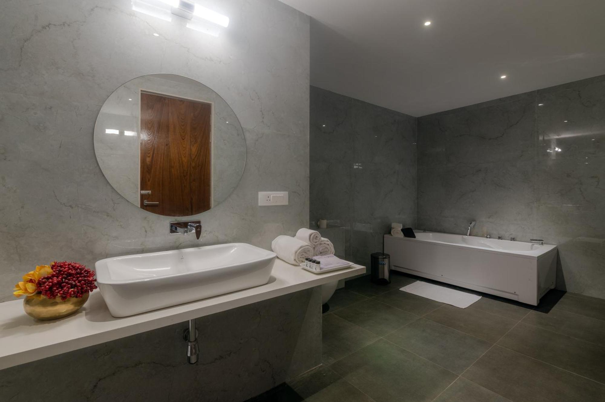 Hotel Vits Satyajeet Karād Zewnętrze zdjęcie