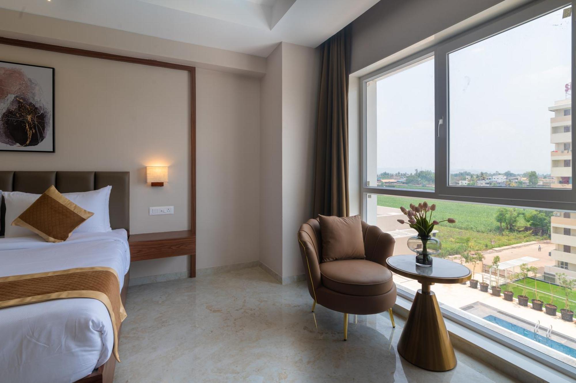 Hotel Vits Satyajeet Karād Zewnętrze zdjęcie
