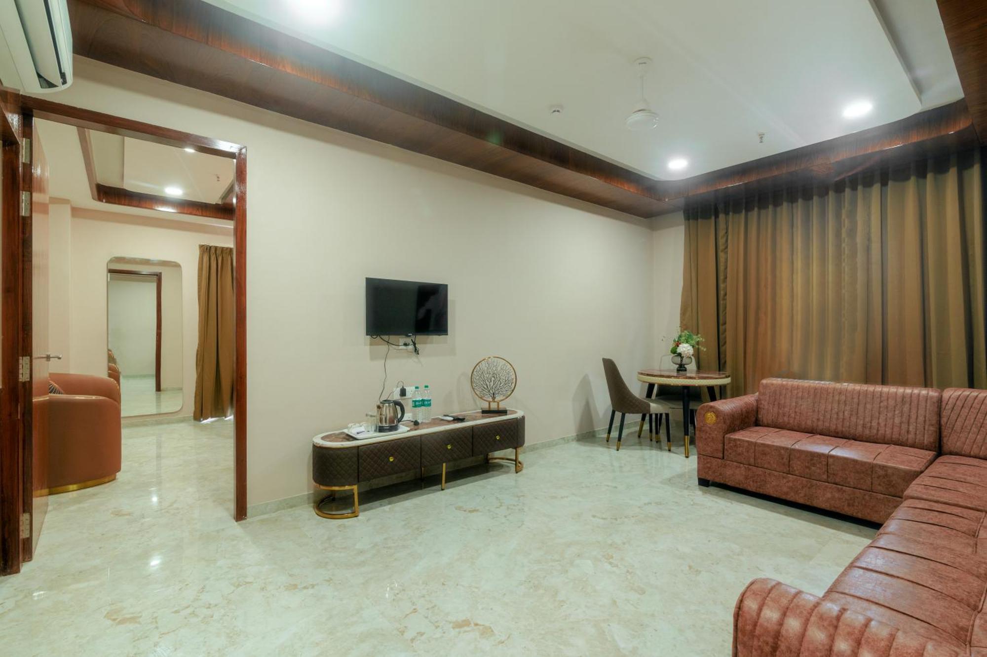 Hotel Vits Satyajeet Karād Zewnętrze zdjęcie