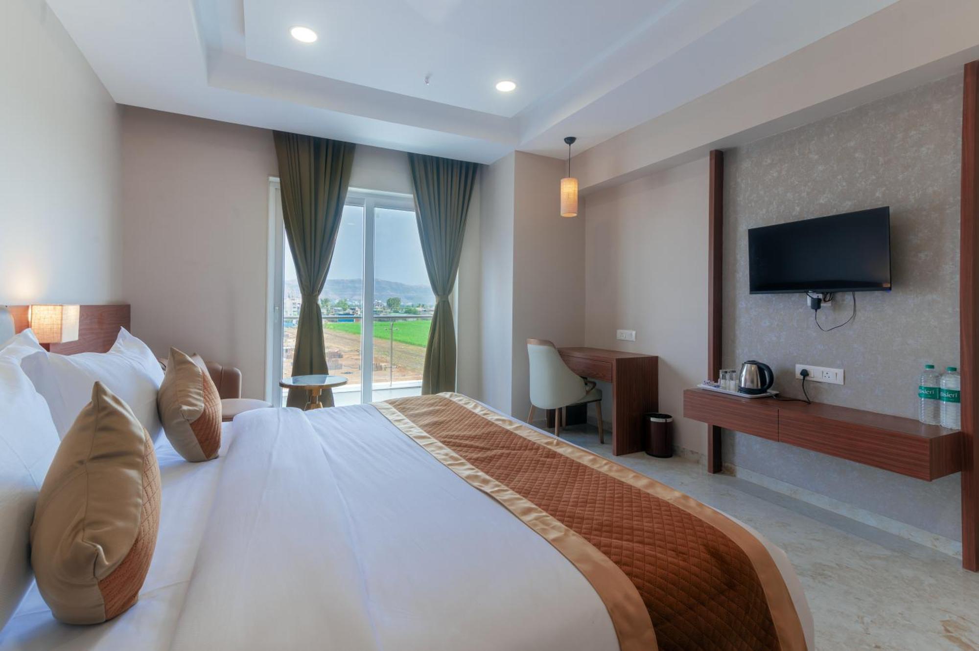 Hotel Vits Satyajeet Karād Zewnętrze zdjęcie