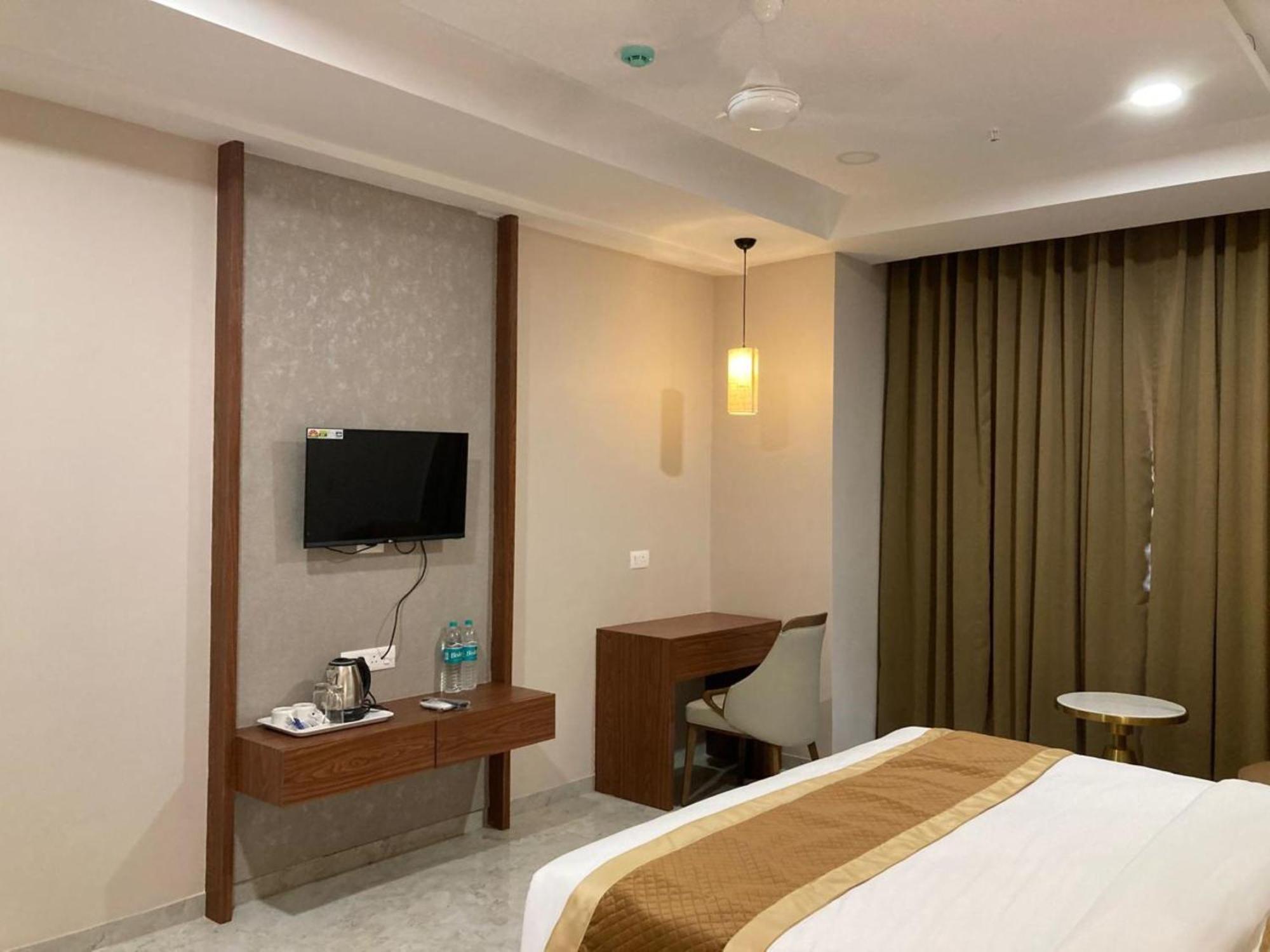 Hotel Vits Satyajeet Karād Zewnętrze zdjęcie