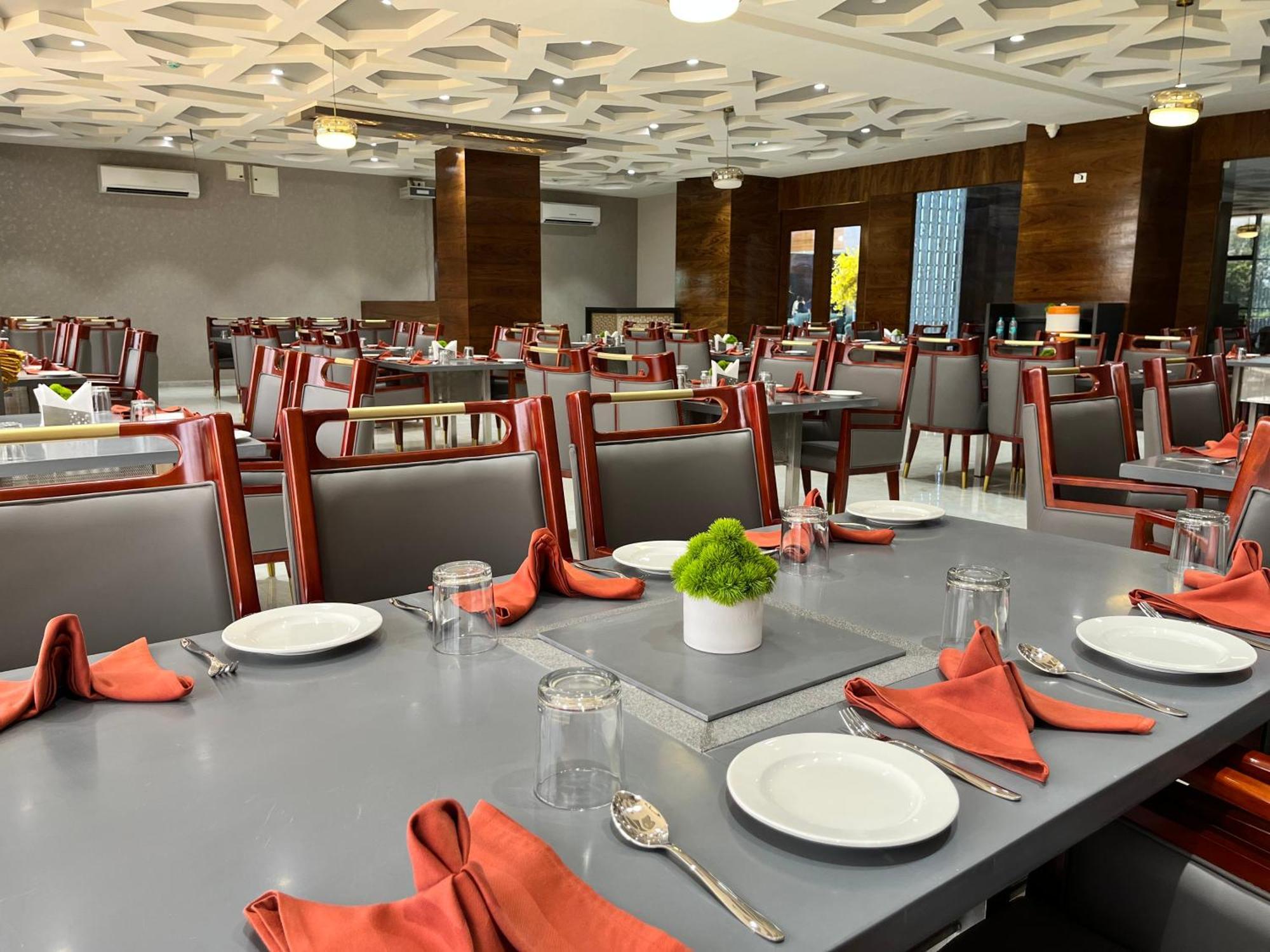 Hotel Vits Satyajeet Karād Zewnętrze zdjęcie