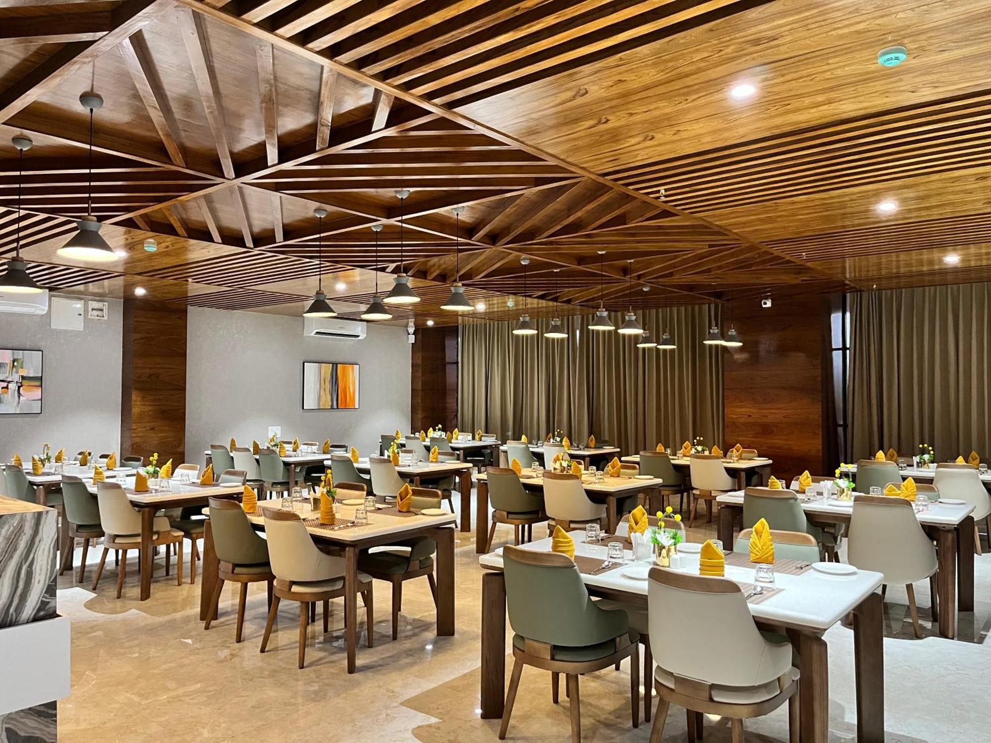 Hotel Vits Satyajeet Karād Zewnętrze zdjęcie